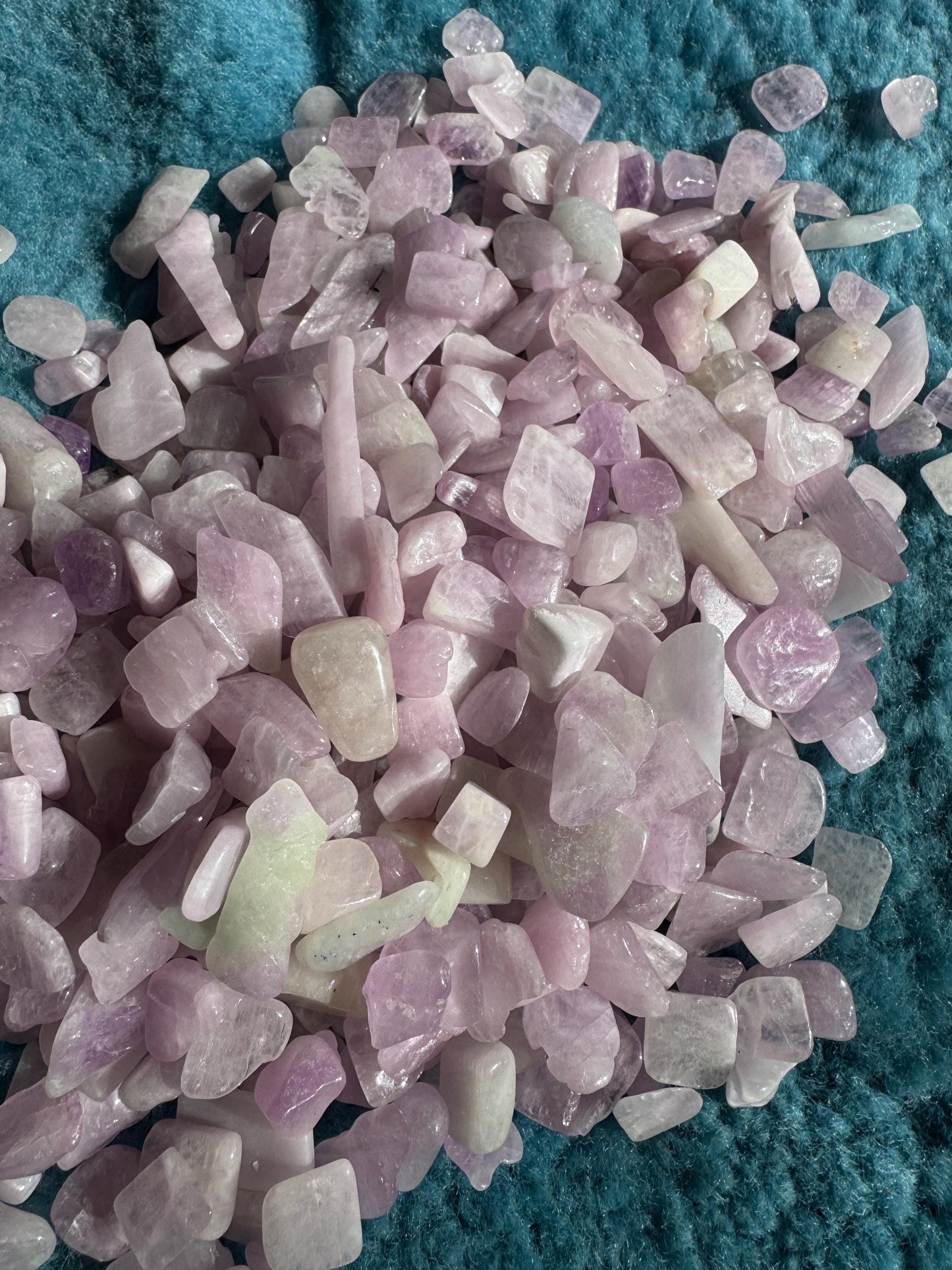 High-Grade Pink kunzite chippings